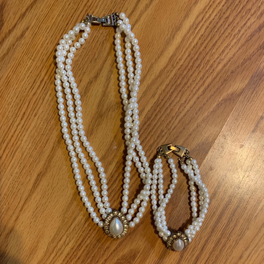 Matching Mock Pearl Necklace & Bracelet